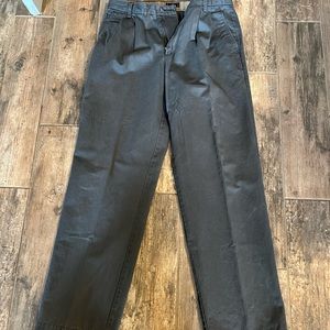 Mens grey pleated Dockers relaxed fit 32x34